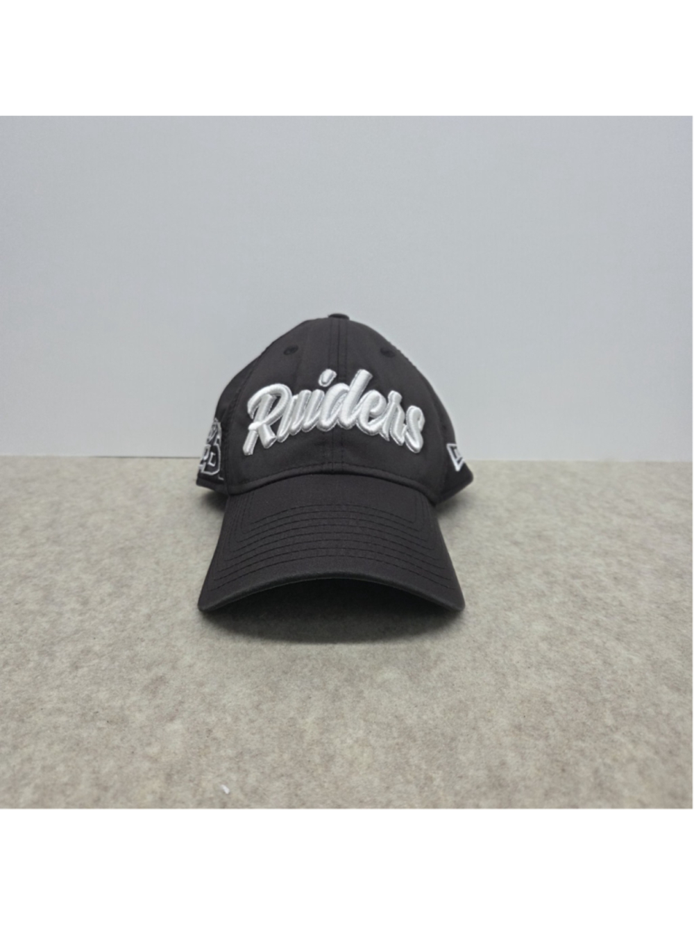 New Era Las Vegas Raiders 39THIRTY Stretch Fit Hat Black Script Cap Size M/L